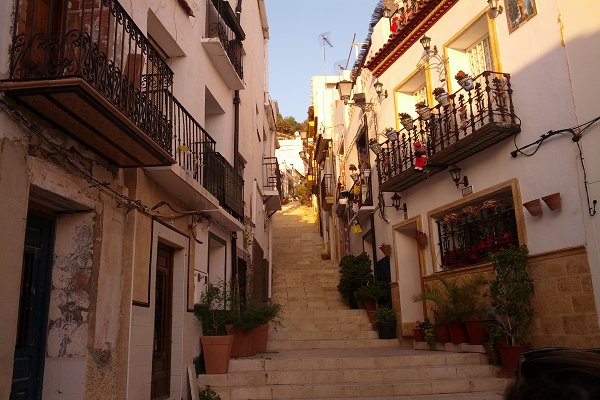 airglasgow's tweet image. Just 4 weeks to go until Ryanair launch new direct flights from Glasgow Airport to Alicante airglasgow.com/news0162.html