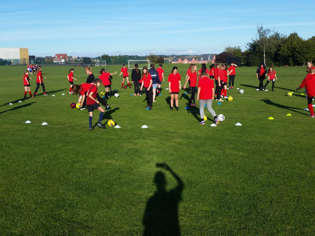 MeltonBelvoir's tweet photo. Fantastic to see so many girls at the after-school football club at @John_Ferneley delivered by local club #AALGIFC https://t.co/43h27js5u5