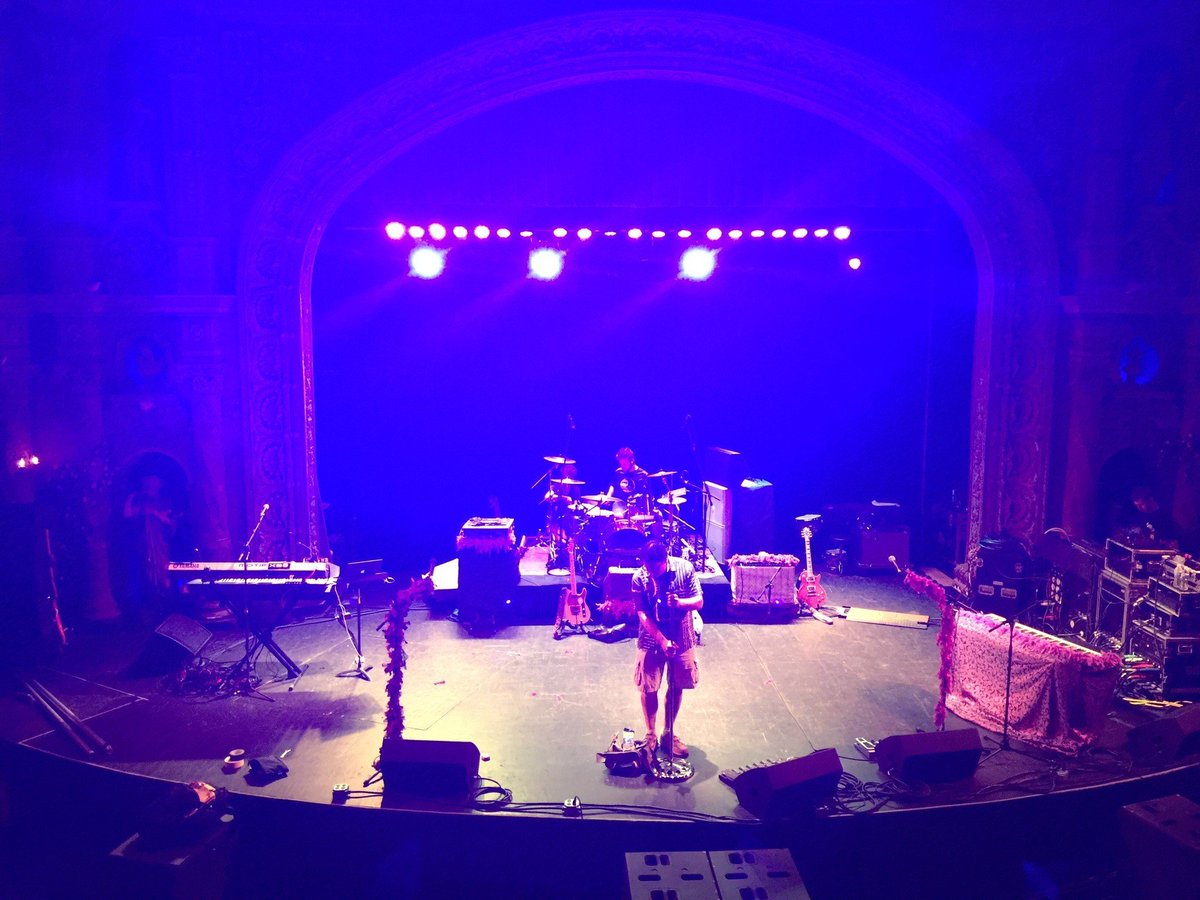 Beamworks's tweet image. Had a great time setting up for the Purple Blah Blah! #Concert #ConcertSetUp #events #music