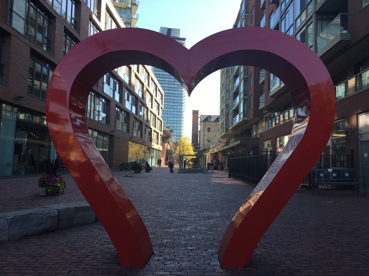 lhunter1969's tweet photo. Great day in Toronto. #nichetourism #distillerydistrict#sheridancollege https://t.co/1PZQQAntFN