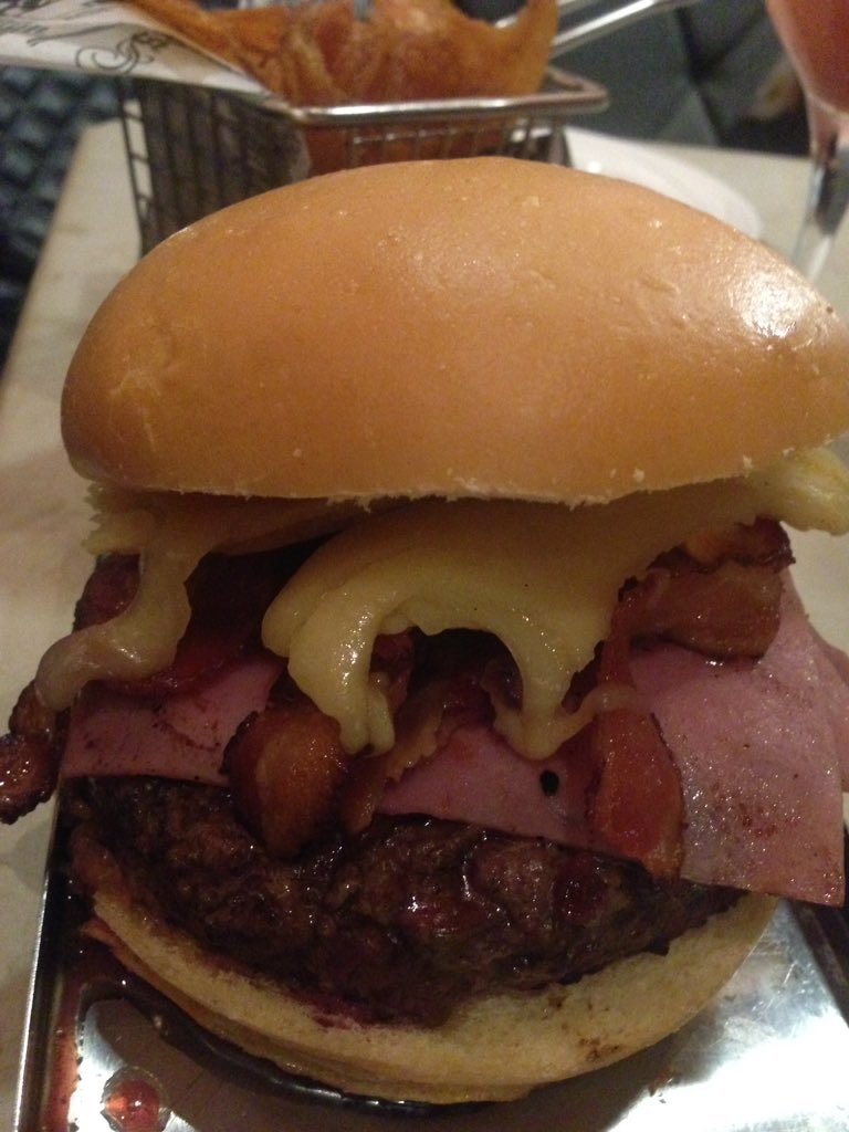 PapiCocina's tweet photo. Boricua #Burger at #BurgerBar #OnlyAtVerdanza #Food #Foodies #foodPic #LetsEat #restaurants #PuertoRico #IslaVerde https://t.co/sPGa3jArLB