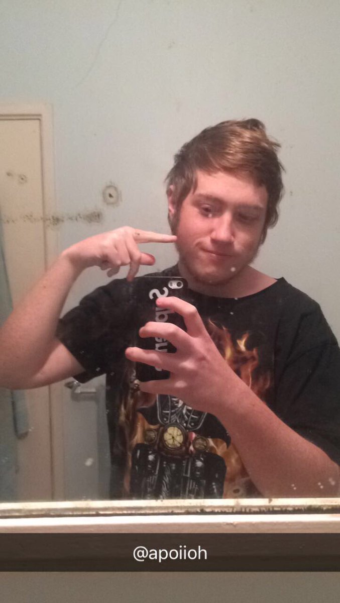 plutoOn120hz's tweet photo. dirty af mirror but here's a face reveal boys could care less about haters either 😎 https://t.co/VpfD4dy6BM