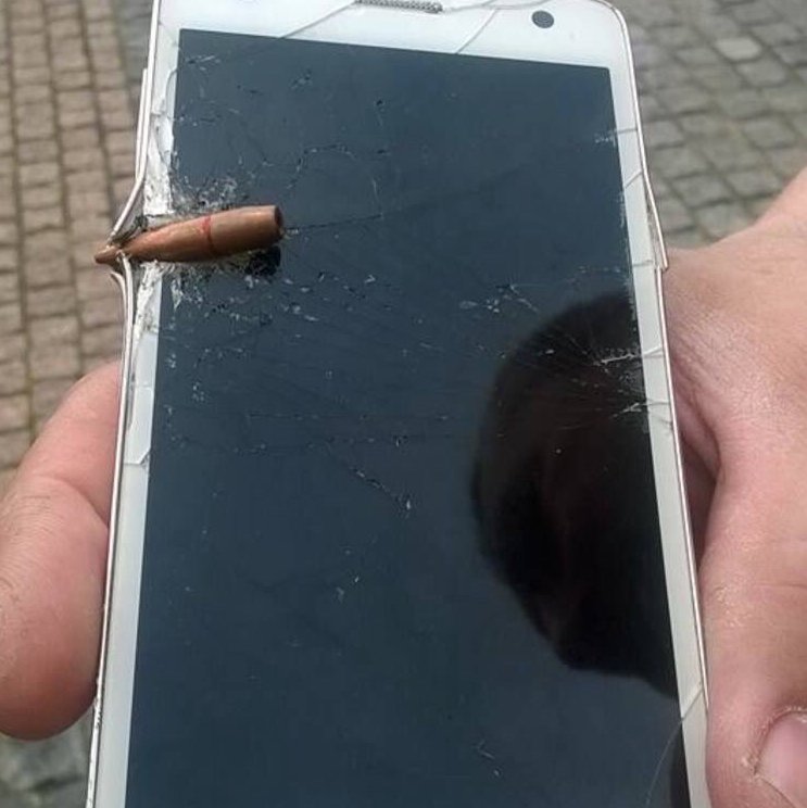 Frandroid's tweet photo. Pendant ce temps en Russie https://t.co/fTPup3OzjF