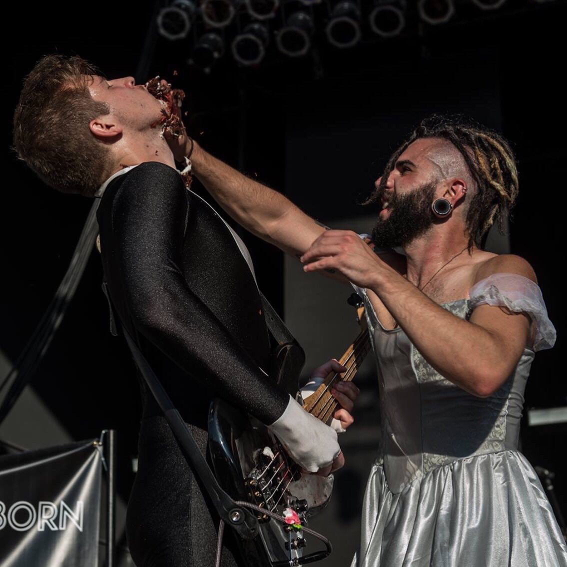 oddsofbeingborn's tweet image. We're not making any accusations about @frankturner. But does seem highly coincidental.