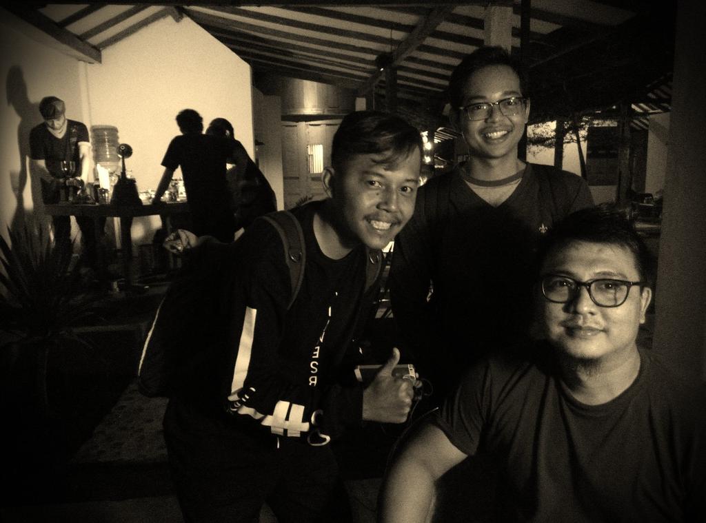 #KedaiKopiKantin KPY NOW makasi <a href="/denis_aditya/">Denis Adhitya</a> @RNP_raditya <a href="/raydigitaljogja/">Ray Digital</a>  <a href="/awor_coffee/">Awor</a> <a href="/LensaJogja/">LensaJogja.com</a> <a href="/dennysoediro/">denny soediro</a>