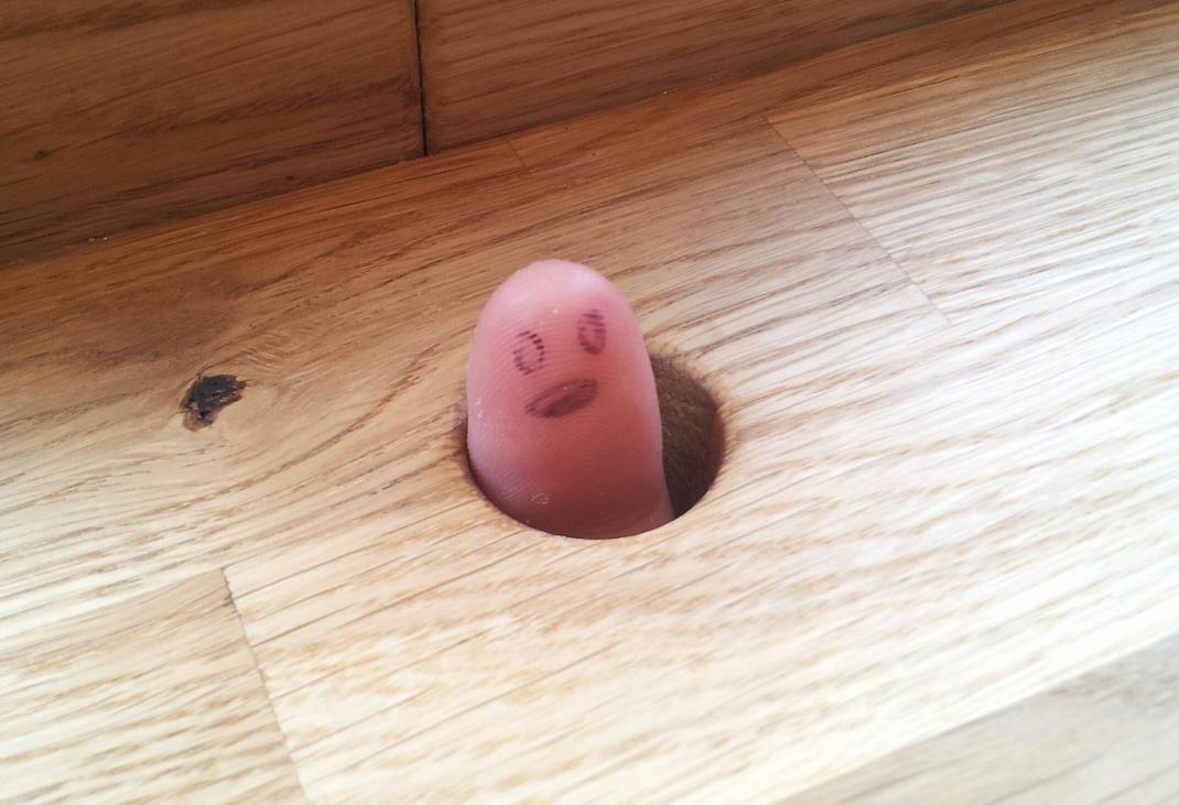 Portue_'s tweet image. Sitting in a cafe. Suddenly a wild #diglet appears. Wasted my last #pokeball  on this little fellow. ;) #PokemonGO #mondaymotivation ;P
