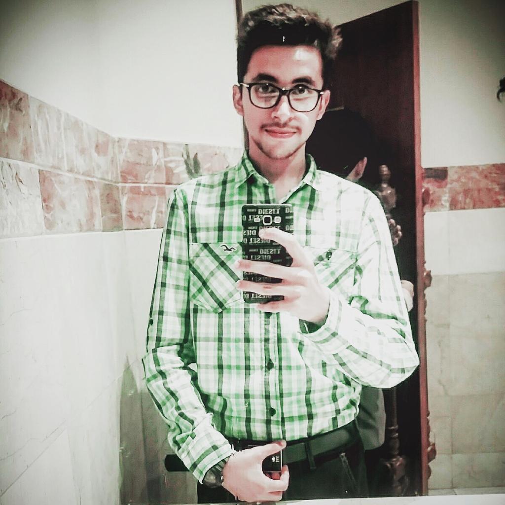 i_waleed_anjum's tweet photo. #welcome_party #pgc
#serena #hell_fun
#dance #broz
Memorable_night https://t.co/NhgTRU4FfY