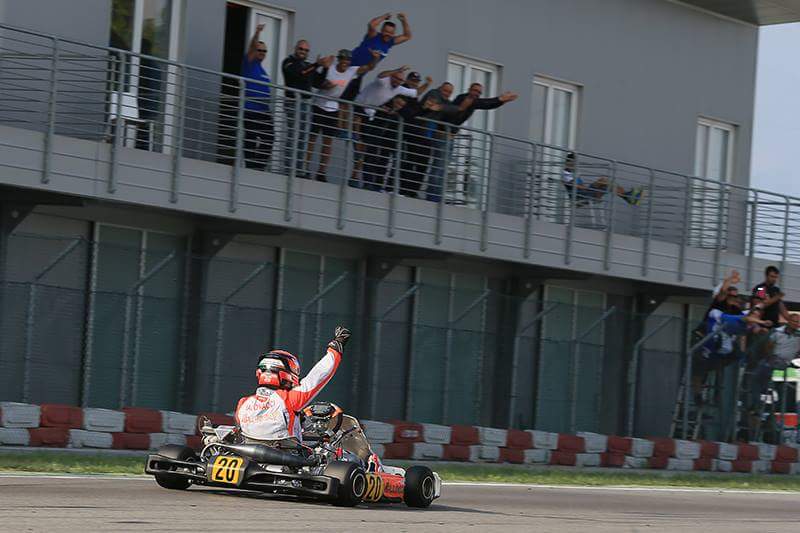 Lenzo_Kart's tweet photo. Sensational end of the season for Francesco Iacovacci! #adria #karting #WSK #gokart #goiaco #lenzokart https://t.co/OSzVVetTFF