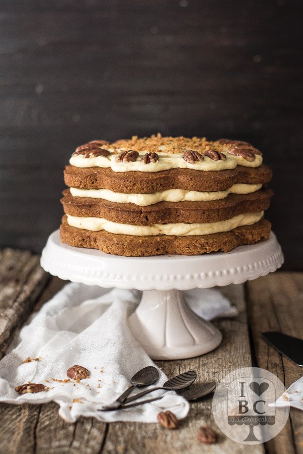 Naked carrot cake y curso de #bundtcakes en el taller de <a href="/Corazdecaramelo/">Corazon de Caramelo</a> 
ilovebundtcakes.com/naked-carrot-c…