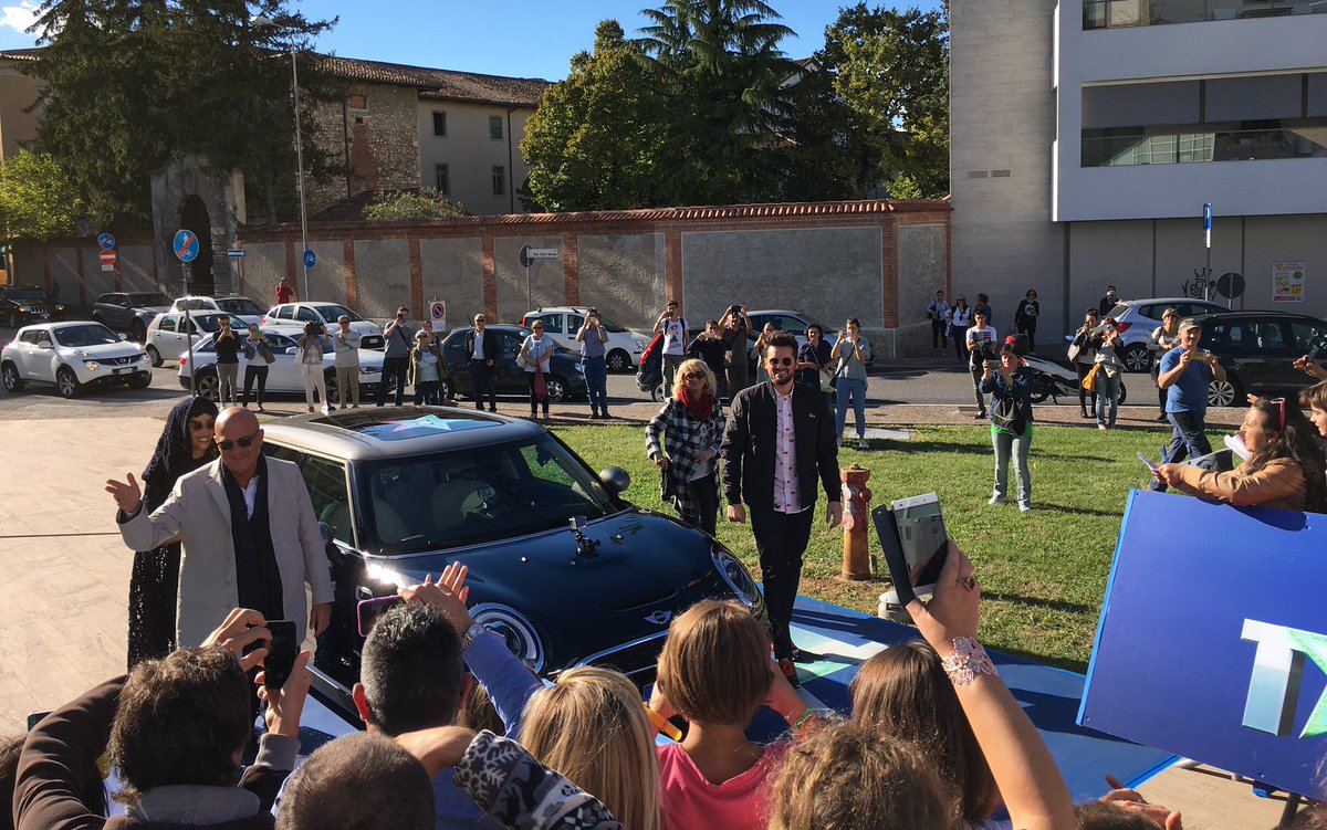 IGT_official's tweet photo. I giudici di #IGT sono arrivati al Teatro Nuovo Giovanni da Udine: che le Audizioni abbiano inizio! 🎊🎊🎊 https://t.co/BZ9dO9y9UP