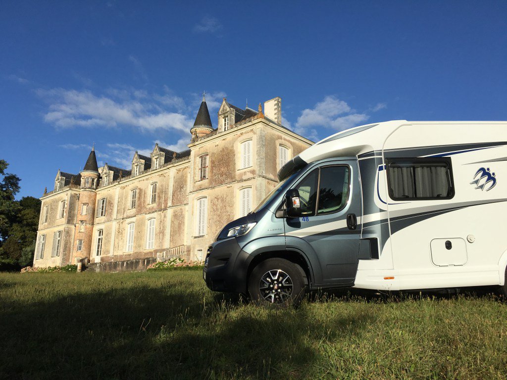 winewankers's tweet photo. 7 essential tips for surviving France’s wine regions in a motorhome! https://t.co/NmtlayKSQH https://t.co/Xs1yTvL4Nr