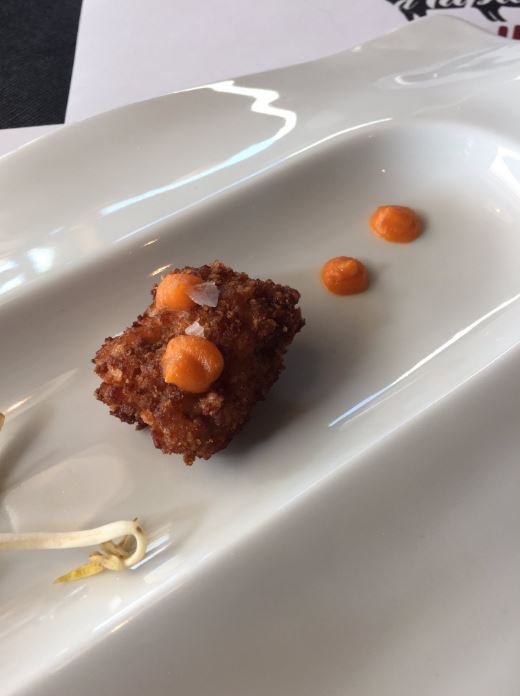 altaexpresion_'s tweet photo. El jurado ya está valorando las 4 tapas finalistas en #dTapasCOVAPFinal  #ssg16 @nineuON @ssgastronomika. ¡Qué nervios! https://t.co/z0S36f63ZN