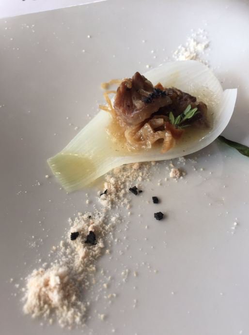 altaexpresion_'s tweet photo. El jurado ya está valorando las 4 tapas finalistas en #dTapasCOVAPFinal  #ssg16 @nineuON @ssgastronomika. ¡Qué nervios! https://t.co/z0S36f63ZN