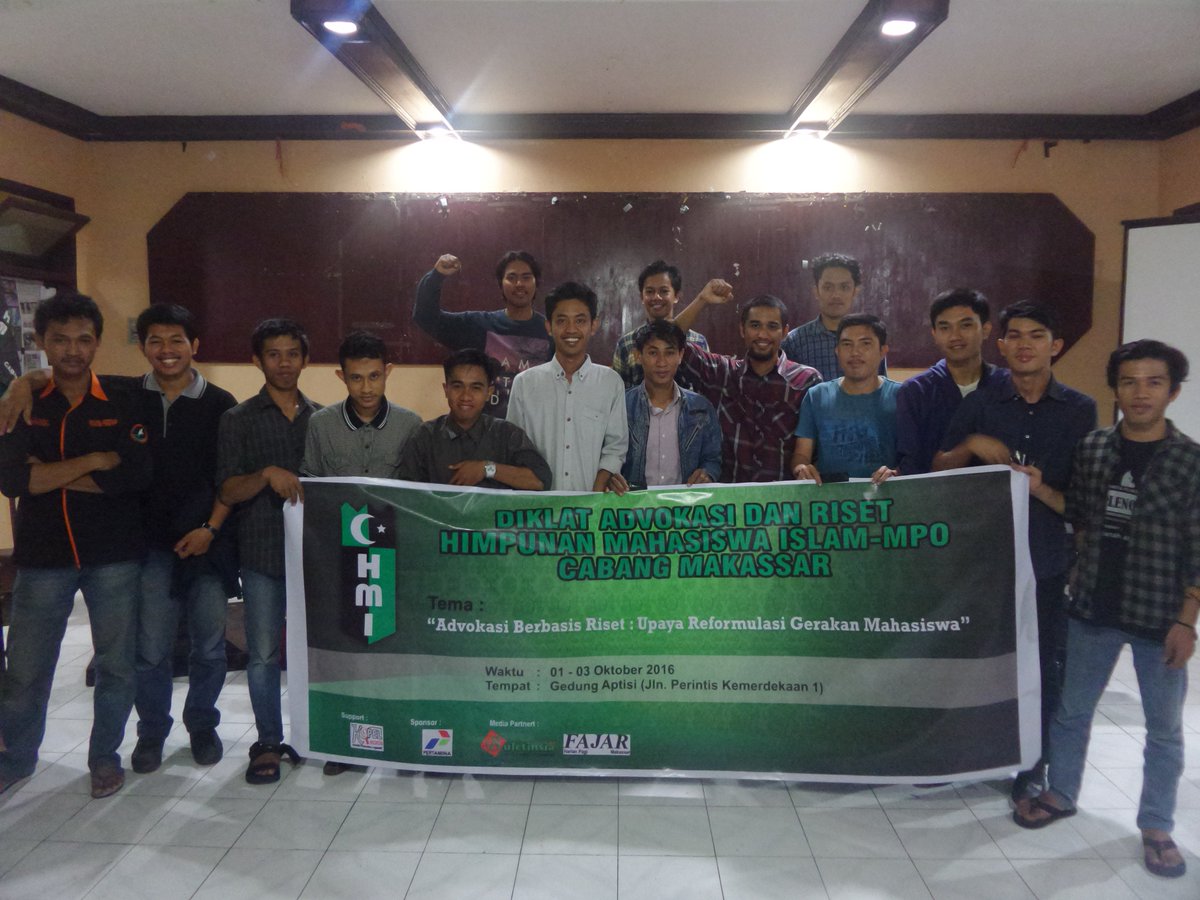 buletinsia's tweet photo. Penutupan Diklat Advokasi dan riset HMI Cabang Makassar 1-3 Oktober 2016 https://t.co/RcTN8vjOue