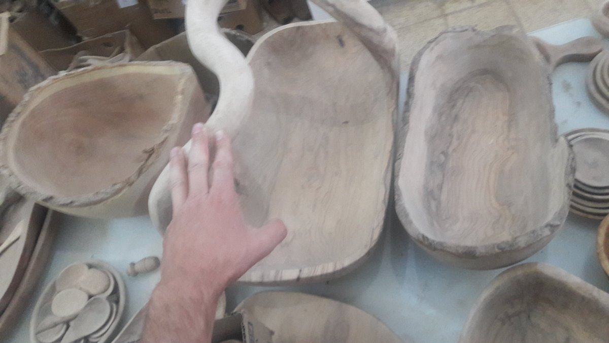 ArteMaderaOlivo's tweet photo. Boles y fruteros en madera de olivo de tallas extra-grandes. Piezas únicas que de vez en cuando pasan por nuestras manos. https://t.co/KzwN2Y3YxJ