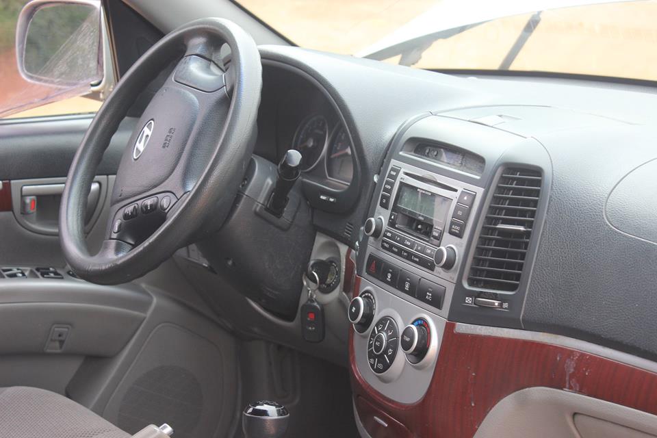 SlomoAutoSales's tweet image. Hyundia Santafe 2008 up for sale
Full AC,V6 engine,16" alloy rims,8 airbags,CD player with remote control,Mileage 54656 km,fabric seats.
