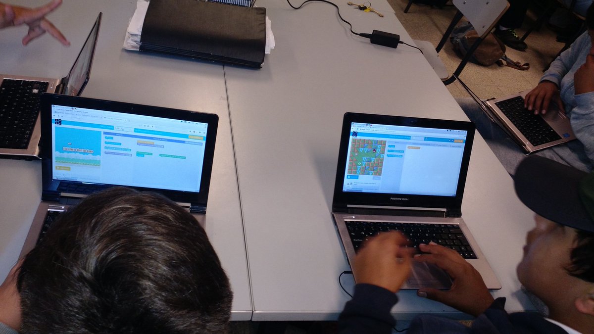 adrimagnone's tweet photo. Programar te enseña a pensar #horaDelCodigo #eelabted @Liceo6Rivera @pmacedo07 https://t.co/tGhaJOkPzB