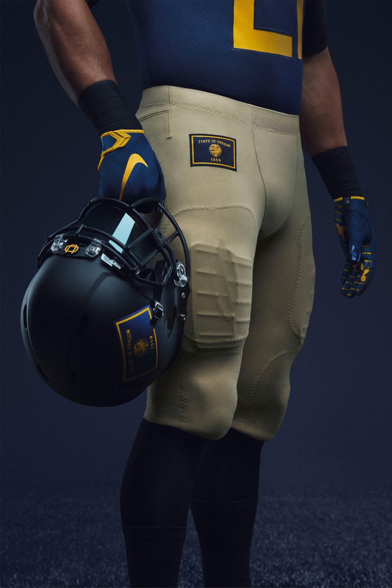 BleacherReport's tweet photo. Well these are different…
Oregon Ducks to wear throwback 1916 “Webfoots” uniforms vs. No 5 Washington https://t.co/3I8O83DOSC https://t.co/gVA1r1IEdi
