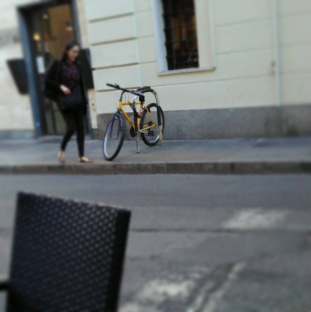 malasosta's tweet photo. #viamontebello #malasosta ciclistica con concorso di colpa di chi ha posizionato quella #rastrelliera @civictorino https://t.co/wwU7dN4Acw