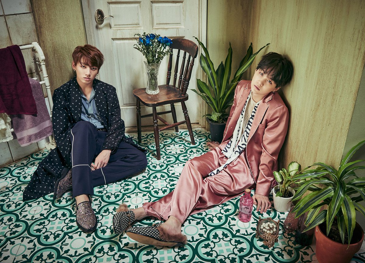SUGA_th's tweet photo. [CONCEPT PHOTOS] #방탄소년단 #슈가 https://t.co/kCIX9WLfX4