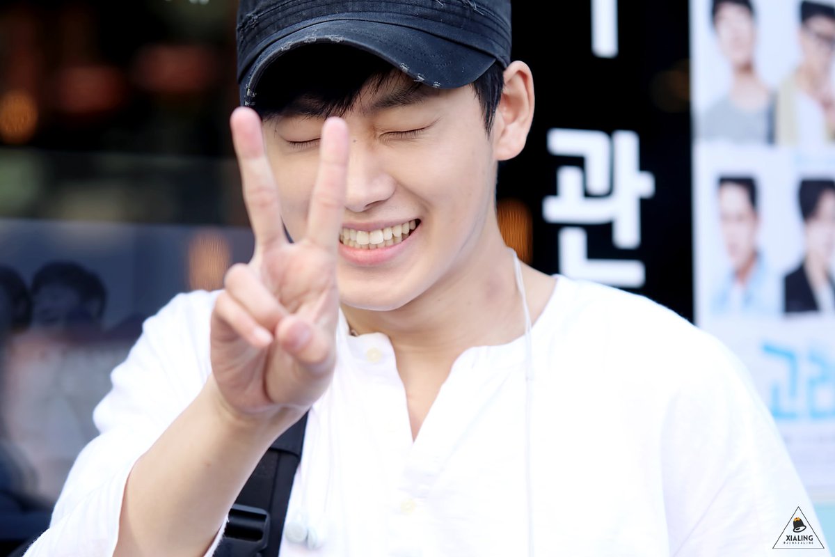 jinxialing's tweet photo. 20161003 #김기수 안녕,여름 퇴근
귀야웡>< https://t.co/SXJEnzlnII
