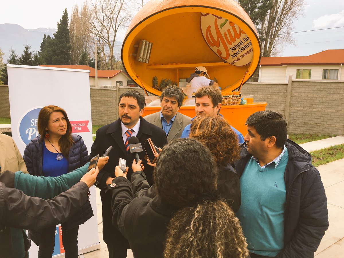 SercotecAysen's tweet photo. Junto al GabineteRegional y a la innovadora MIPE @suryuis lanzamos la #SemanaDeLaPyme 2016
Infórmate de actividades: https://t.co/3EfXxVBWNK https://t.co/uGFTfOAxW5