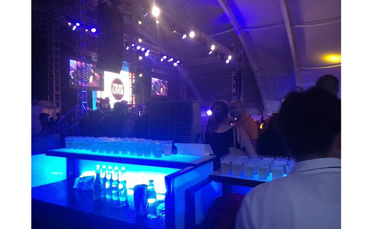 Jamesss_rdm's tweet photo. Last night #Bugbugan #TELUSLive https://t.co/byLDK6sjCs