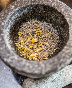 MakeAMudMask's tweet image. Can’t use a mud mask because of sensitive skin? Our gentle recipe can help! howtomakeamudmask.com/2016/01/22/soo…