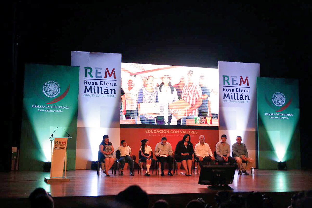 RosaElenaMillan's tweet photo. Estoy muy emocionada con el evento de #EducacionConValores2016 para dotar a niñas y niños con tablets para su formación. https://t.co/LMjEB6OZ1F