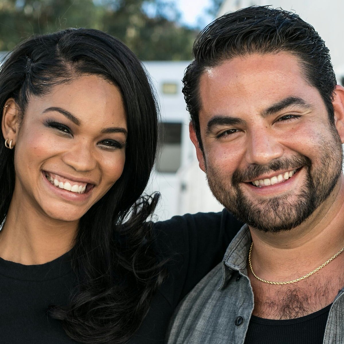 Ladies and gentlemen, the absolutely lovely @chaneliman #madfamiles  #aintTHATmad #setlife #killingtime #crackle #cheese @Crackle, image size:1200x1200