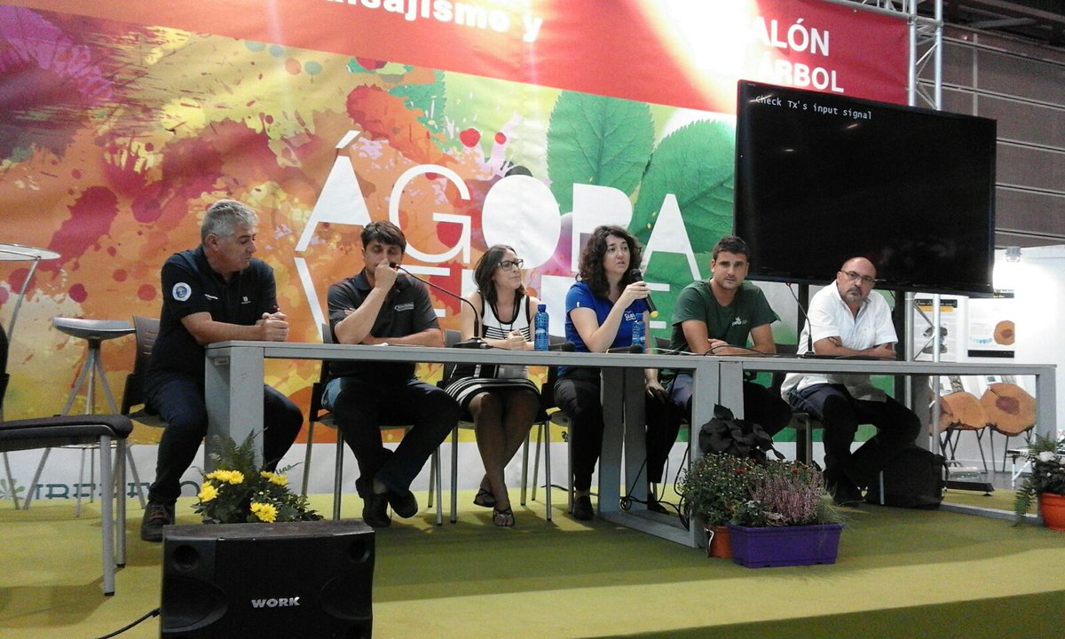 Provefe's tweet photo. #SOSPALM participa en la mesa redonda sobre "Protección de palmeras. Lucha contra el #Picudo Rojo" organizada por APELX en Iberflora https://t.co/hLZMCE3Owz