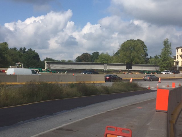 511PAPhilly's tweet photo. 1st beam arrives for new #US422 bridge being built over Schuylkill River in Valley Forge https://t.co/sG4EkTXbyD   https://t.co/zhejH7YMaS https://t.co/t5LBckvSMg