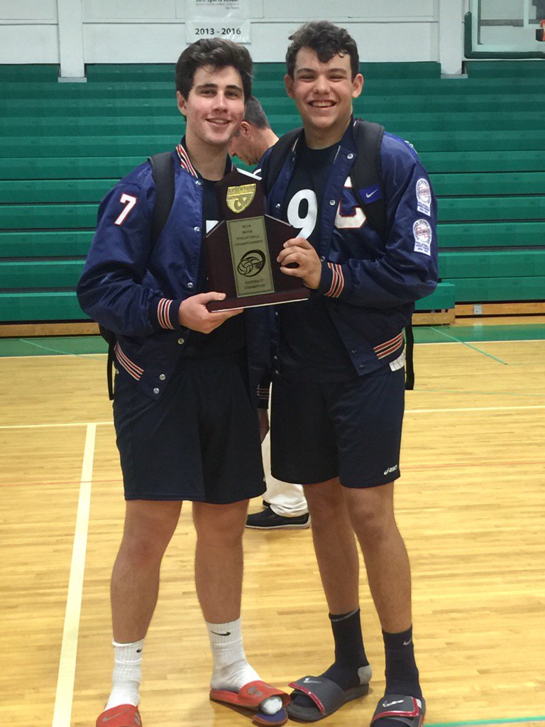 _gabrielcampo_'s tweet image. Happy Birthday queer @asuarez21 #isthatourhomecourt? #opennet