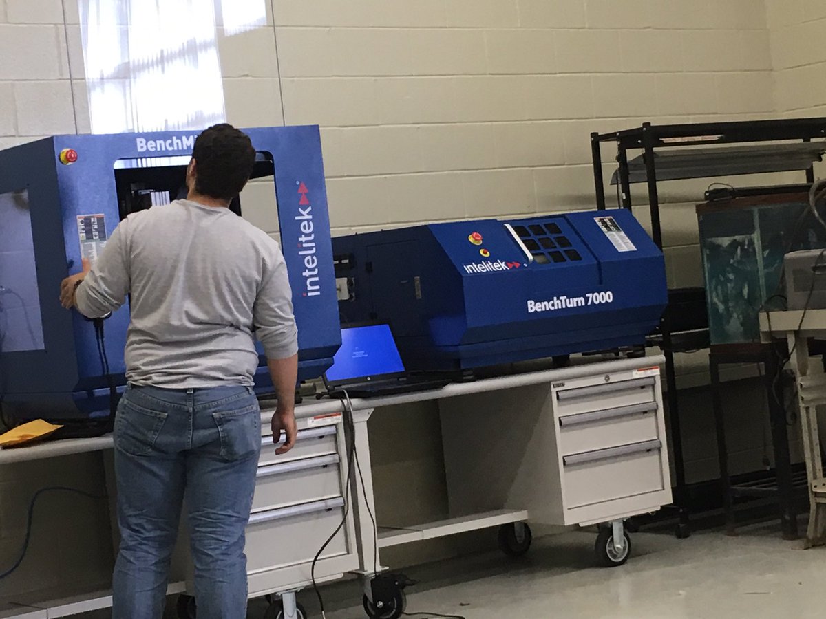 ValleyPTECH's tweet photo. Advanced Manufacturing CNC Machinery being installed today #newopportunities #engineering #excitedstudents https://t.co/p6ervBSHam