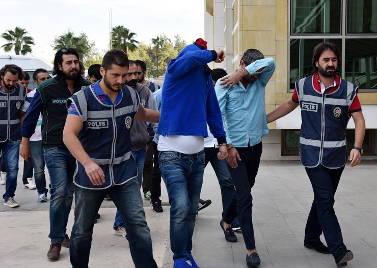 DikenComTr's tweet photo. Yeni Türkiye’nin ‘torbacısı’: Biz vatan haini değiliz, uyuşturucudan alındık
https://t.co/bonZ44ATPa https://t.co/a7G6qB10Rd