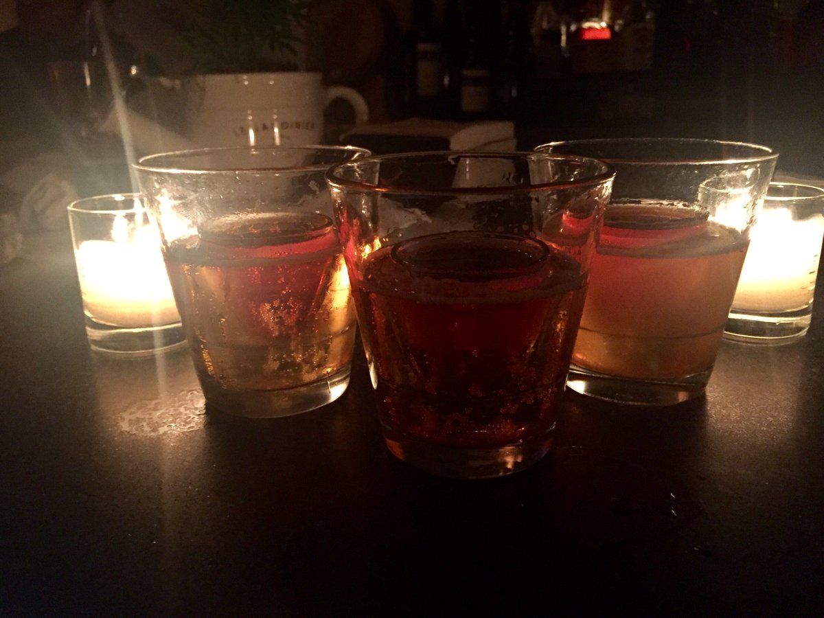 4theTable_'s tweet photo. Bartender Fracesco serves us his Peroni Negroni shot. Umm, it is freaking delicious! @dutchfreds @w42st #4thetable #mixology #cocktails https://t.co/7VSFiQ7rEw