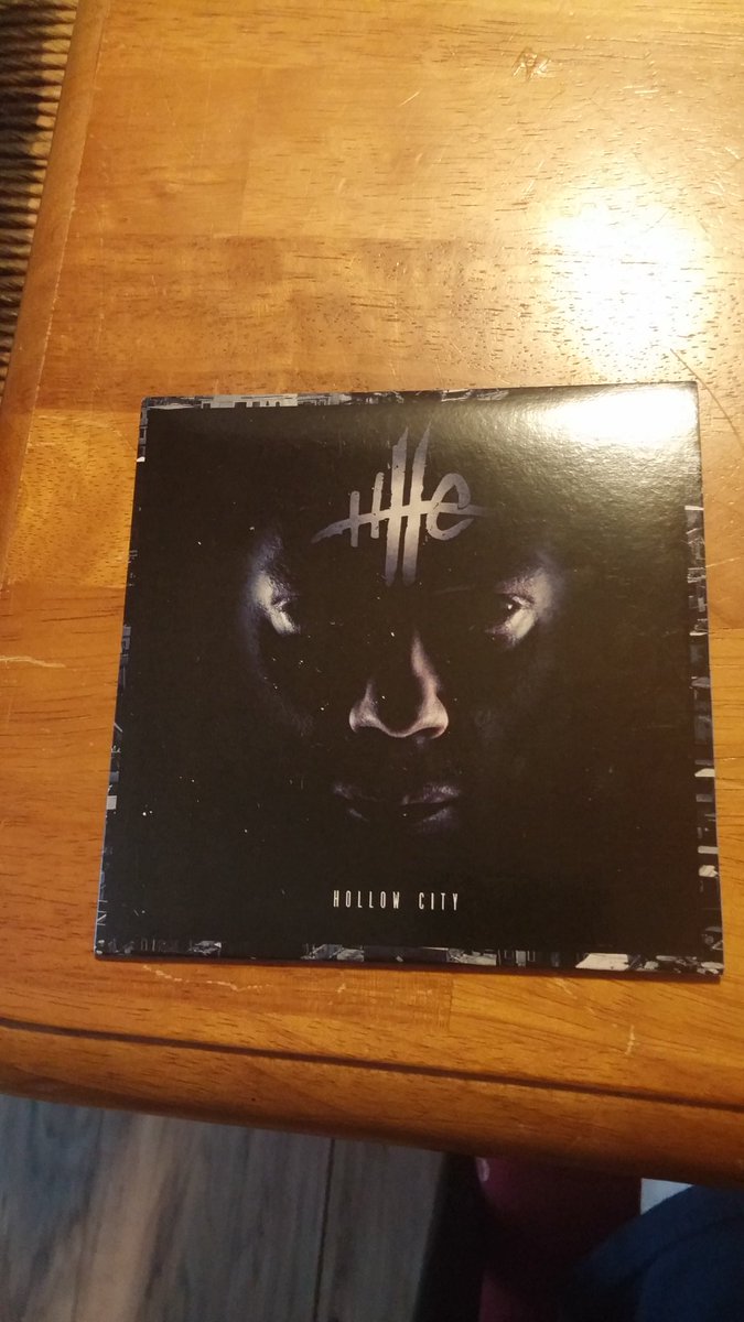 RachelinHeaven's tweet image. @hollowcityband is in @AltPress magazine!!! omg I remember meeting them at #WarpedTour &amp;amp; getting their album!!! This is awesome! ♥♥♥