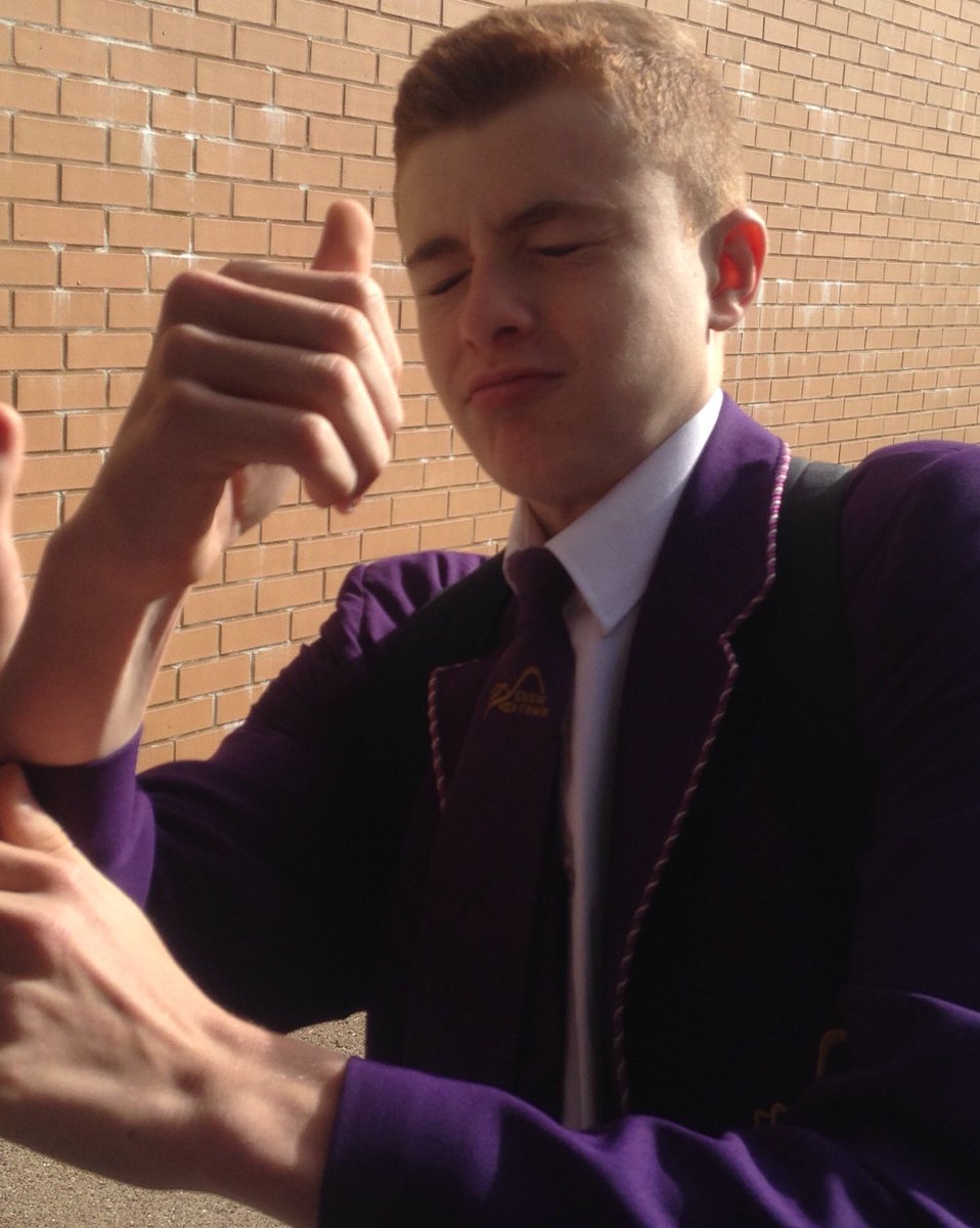 Jack24_7's tweet photo. Make it snappy or we're not happy #MasturbationMonday ⚡️Young Bosnian gets juiced on⚡️ #porn #minecraft #Minecon2016 https://t.co/UfpkhVTb71