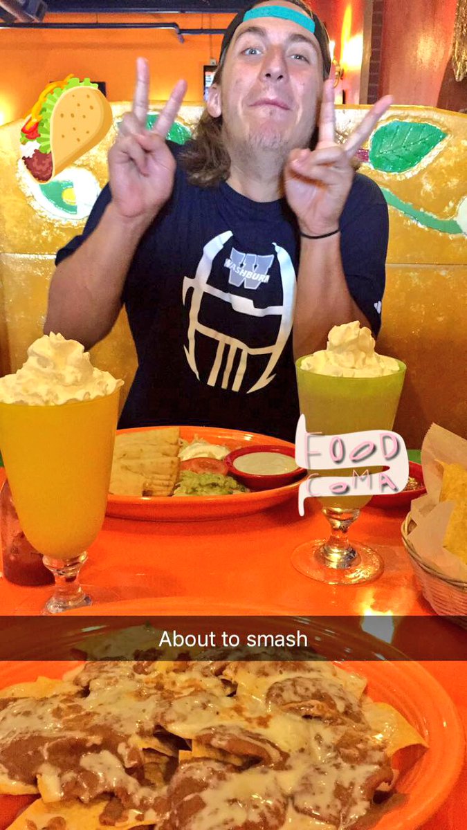 Happy #NationalBoyfriendDay to this guy❤️ I've enjoyed ever second with you😘