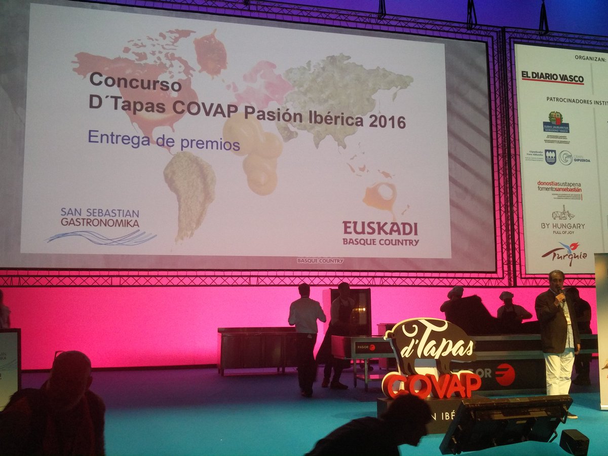 gastrocongress's tweet photo. Ready for @Covap prices! #ssg16 https://t.co/iY89oGjKQ8