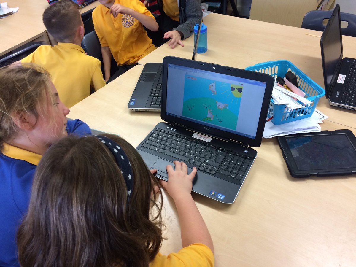 MrAKnottTreg's tweet image. Clwb TGCh yn arbrofi gyda @scratch #codio