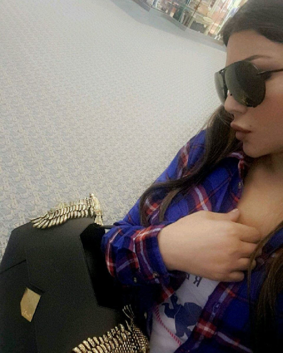 Haifaholics's tweet photo. Back To #Paris 🗼♥

#Haifawehbe #Haifaholics https://t.co/NKAu73unSG
