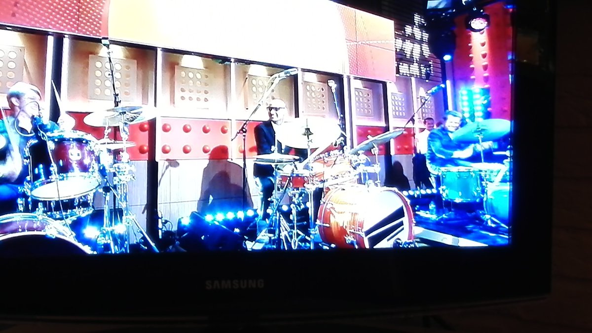 @Innocuous_Flop what are the odds. A drum item on primetime Dutch TV just as you are in town? #TheDrumThing