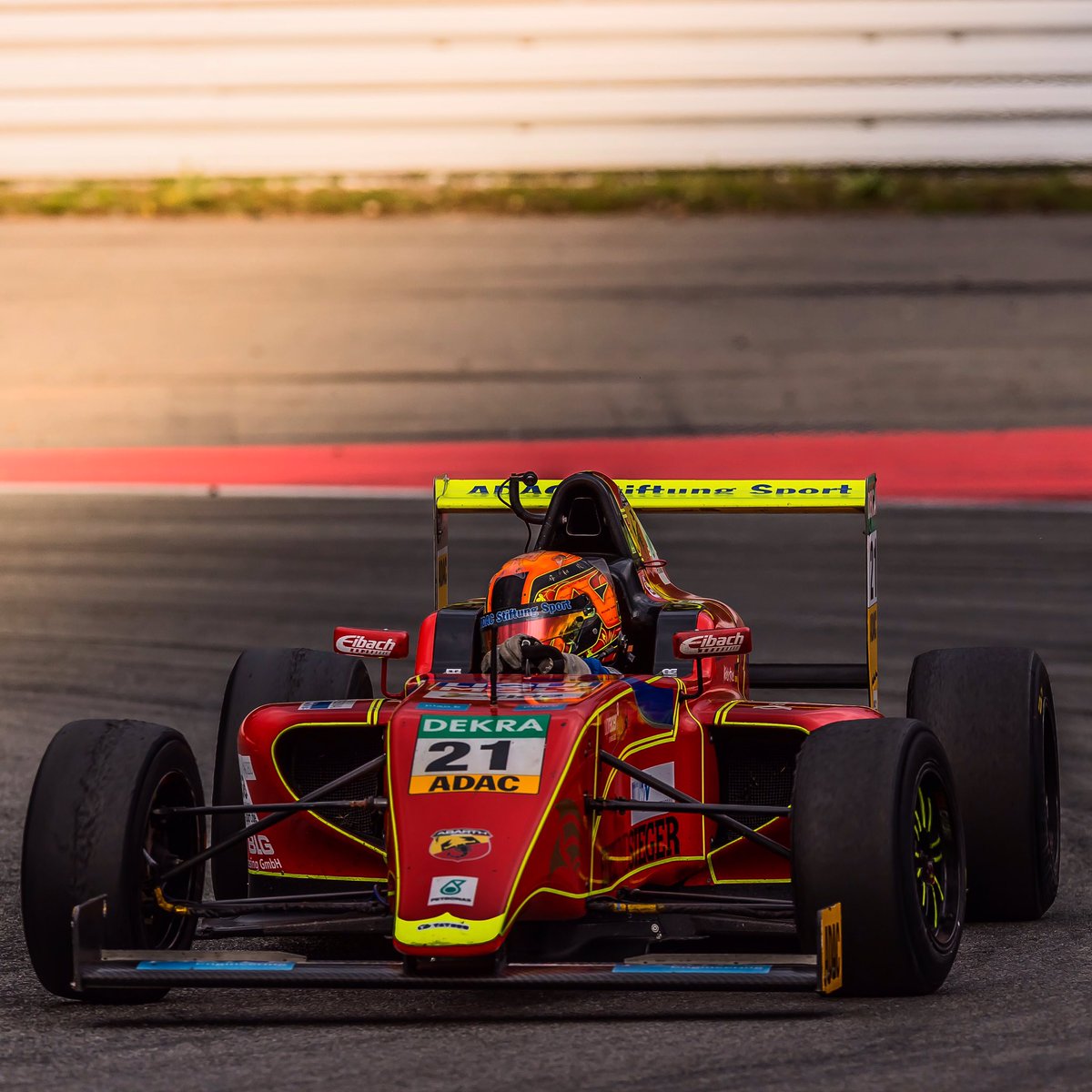 MichelleHalder's tweet photo. Had the last Race for this Season 2016!🏁 https://t.co/GDAa0pgKS2