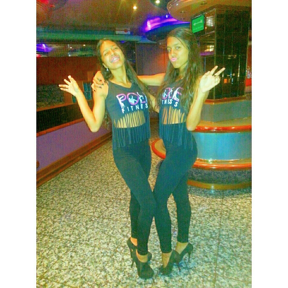 MBgemelitix's tweet photo. Suavemente, bésame
Que yo quiero sentir tus labios
Besándome otra vez!!! #party #cool #lomejor #bobo #music #bailadera #PoleDance #Pole https://t.co/3RykE77bQf