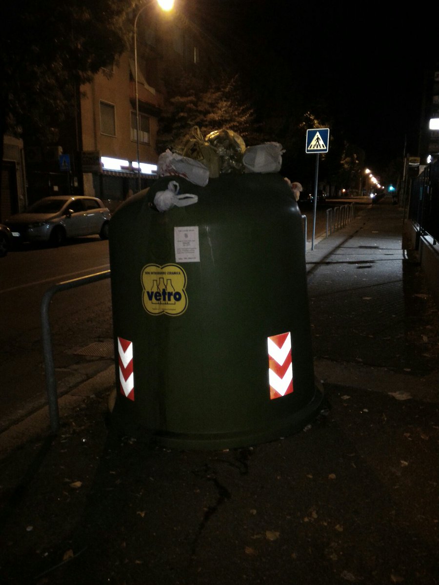 polder84's tweet photo. #pavia #asm @ComunePV @MassimoDepaoli1 ritirare il vetro un po' più spesso no?troppo facile rompere solo i coglioni con la differenziata! https://t.co/3yc9h8zwin