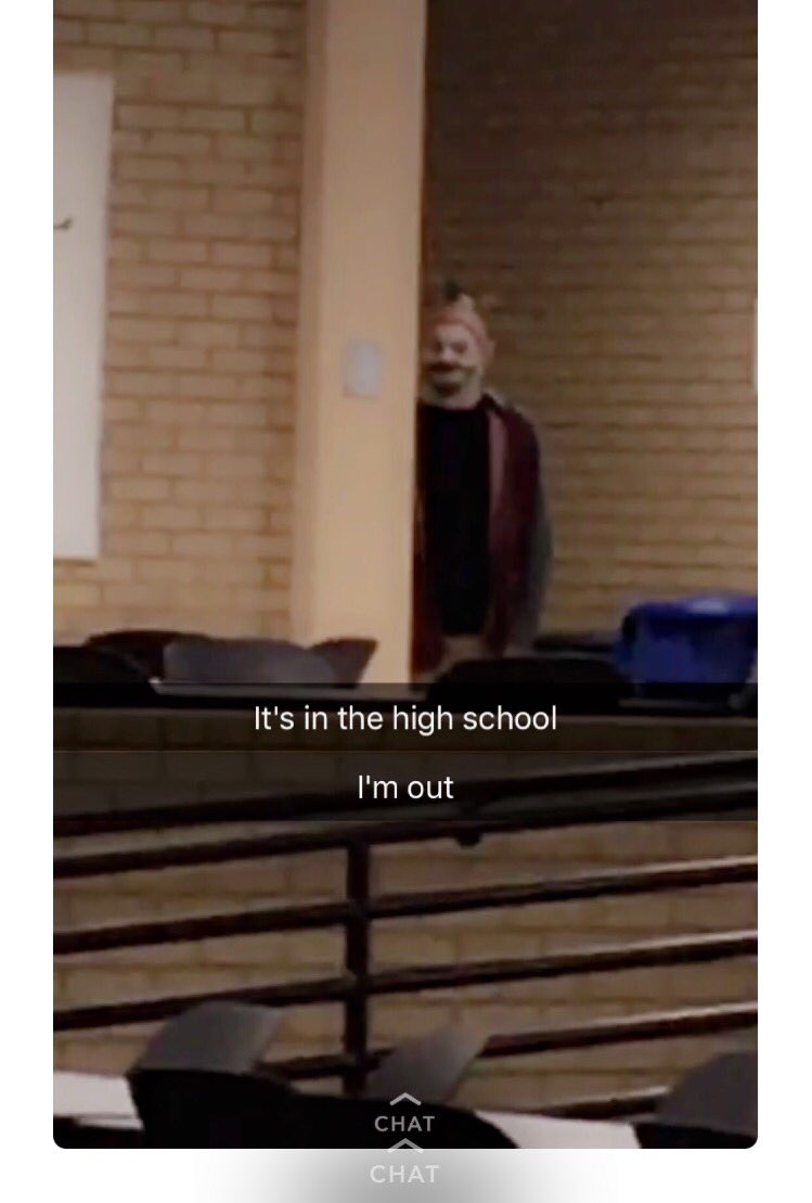 leary_kelsey's tweet photo. We went from kids wearing tales to school to now kids dressing like clowns only #rosemount https://t.co/eZAmk2lTxC