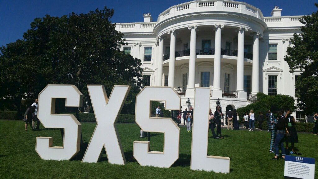 UPixApp's tweet photo. Augment your reality with UPix. Put yourself anywhere...even #SXSL!  #iPhone #app https://t.co/vLUkP7oCHH