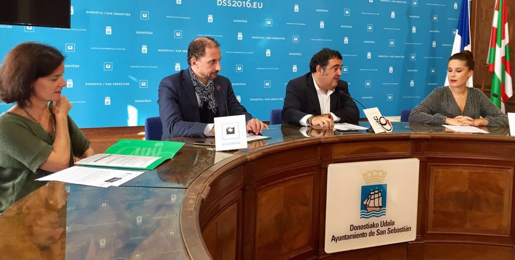 ChamorroLaura's tweet photo. Hoy presentación del proyecto de 'Córners de moda made in San Sebastián' en el comercio local #cluster #donostiamoda https://t.co/tgz2sLxi3O