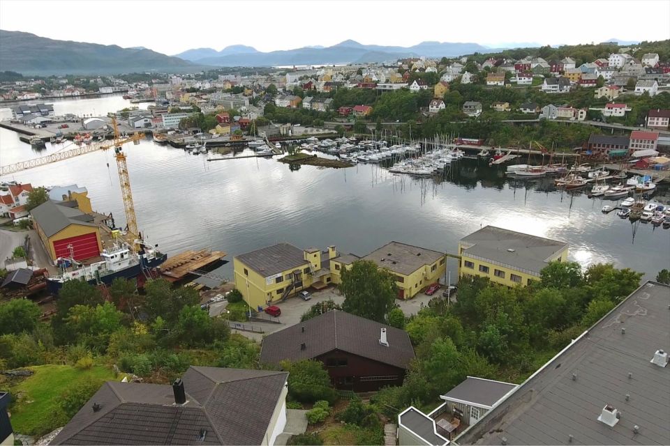 viseiendom's tweet photo. Unik eiendom for salg i Vågen! #Kristiansund Se den fra luften her, og velkommen på visning! https://t.co/xJCVOArpaL https://t.co/4pOCDgrC4s